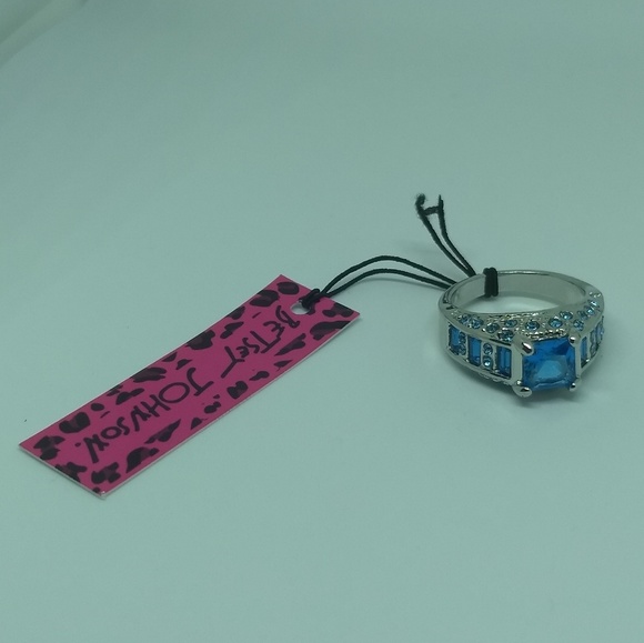 Betsey Johnson Jewelry - BLUE GEMSTONE RING - Betsey Johnson - Cute Fashion Betsey Johnson Jewelry - BLUE GEMSTONE RING - Betsey Johnson - Cute Fashion